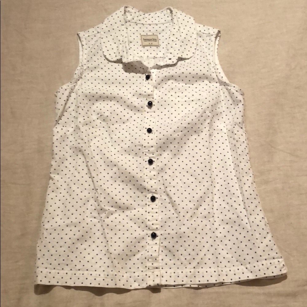 EUC Betina Lou Sleeveless Button Down Blouse
